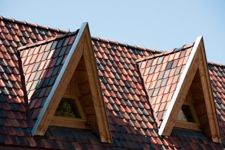 Tuile du Nord 44 Amarant 848, Oud Koper 876, Lustre 877, Rustiek Engobe en Tuile du Nord 44 Oud Latem Blauw Gesmoord 721, Rood 879 | Nieuwbouw pannenkoekenrestaurant Hans & Grietje | Zeewolde | Architect: EEvolv3D, Harderwijk | Contractor: Aannemersbedrijf v.d. Heijkant, Biddinghuizen | Client: Eigenaar pannenkoekenhuis | Completion Date: 2016-01-01