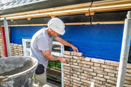 Verwerking van Pasvik Park HV EcoBrick op het Glorius project in Beek en Donk