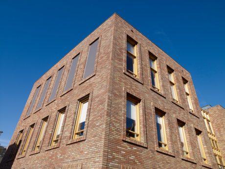 Kolengestookt Zeisterbont VB WF | Nieuwbouw Stadhuiskwartier | Grote Kerkhof, Deventer | Architect: Neutelings Riedijk Architecten, Rotterdam | Contractor: BAM Woningbouw Noordoost- Zwolle | Client: Gemeente Deventer | Completion Date: 2016-01-01