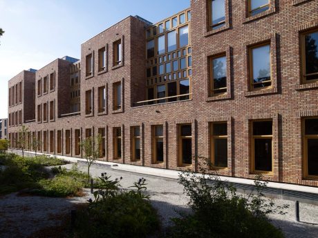 Kolengestookt Zeisterbont VB WF | Nieuwbouw Stadhuiskwartier | Grote Kerkhof, Deventer | Architect: Neutelings Riedijk Architecten, Rotterdam | Contractor: BAM Woningbouw Noordoost- Zwolle | Client: Gemeente Deventer | Completion Date: 2016-01-01