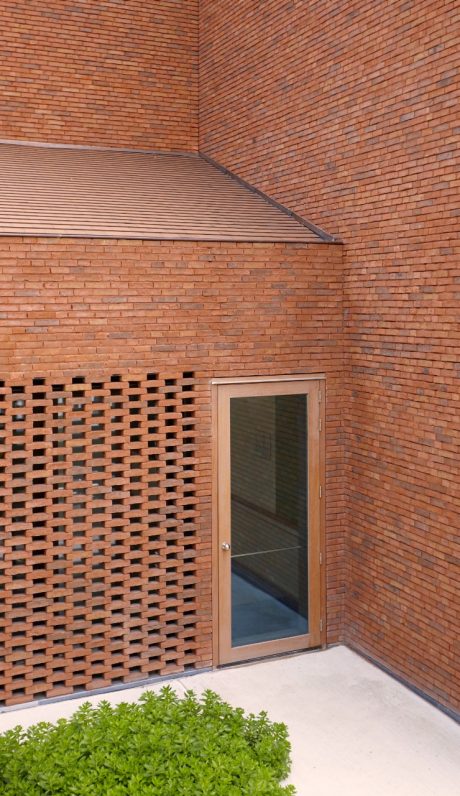 Leipan 301 Rustiek Engobe 872 Glazuurstenen Groen Geglazuurd Olm HV WF Renovation and Extension Residential Care Center | Architect: Gino Debruyne & Architecten, Brugge | Contractor: Artes Depret, Zeebrugge | Client: Vzw Volkswelzijn, Brugge | Completion Date: 2014-01-01