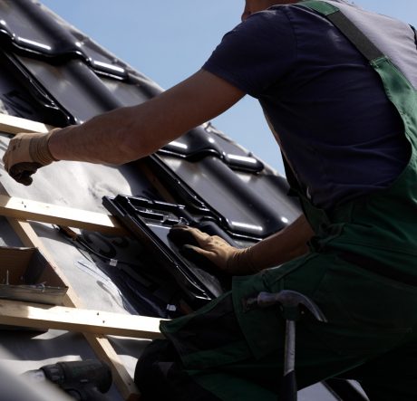 Architect: EVE Architecten, Nijverdal. Client: Homeowner. Roofer: Dapan, Malden. Installer: Hans Hoogveld Elektra, Gendt. Roofsystem: Wevolt Solar Rooftile. Detached villa with Wevolt Solar Rooftiles | Welleveld, Duiven