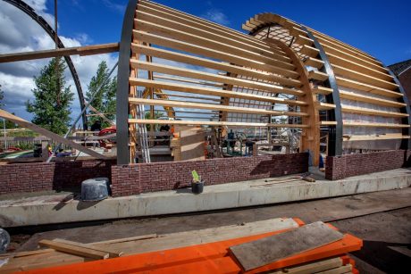 Leipan 301 Zwart Geglazuurd 738 Blauw Gesmoord 706 Antraciet 736 Wijnrood Geglazuurd 514 Bruin Geglazuurd 670 | Nieuwbouw poldergemaal Noorderlegmeerpolder | Hollandse Dijk, Uithoorn | Architect: Oostindie Architecten BNA.BNI, Amstelveen en Buro van der Goes, Hilversum | Contractor: Aannemingsmaatschappij Vobi, Vinkeveen | Client: Waternet, Amsterdam | Photographer: DigiDaan | Completion Date: 2014-01-01