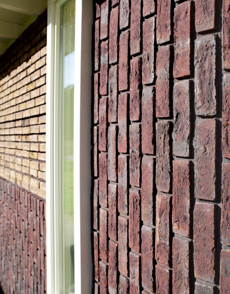 Blauwrood Genuanceerd Zwart HV WF Modula Gewolkt Engobe 875 | Nieuwbouw Zorgwoningen | Landgoed de Lathmer, Wilp | Architect: Rik Lagerwaard architecten BNA bv, Amersfoort