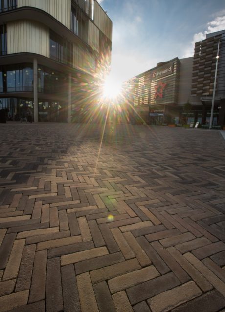 Nederlandse bakstenen voor Brits project | Stadscentrum, Telford | Straatbakstenen:  Siena, Auraton en Mastiek DF | Architect: Morgan Sindall Group, Rugby | Opdrachtgever: Gemeente Telford en Wreking | Jaar van realisatie: 2014