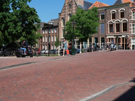 Herinrichting Garenmarkt | Leiden | Straatbakstenen mix: Binnenste Beter-mix | Aannemer: Dura Vermeer, Rotterdam | Ontwerp: Gemeente Leiden