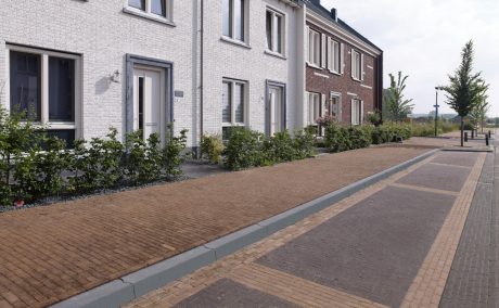 Uitbreiding Assenrade, Hattem | Straatbakstenen: Latina en Nero VB DF | Architect: Buro Noord, Steenwijk | Opdrachtgever: Gemeente Hattem | Aannemer: Bastiaan Infra, Wezep, van Gelder, Elburg en NTP Infra, Hattem