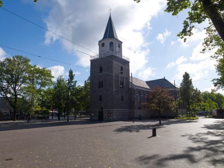 Centrumvernieuwing, Emmen | Straatbakstenen: Mix DF: Incana WS, Mastiek WS en Messing/goudkleurig geglazuurde bakstenen (project specifiek) | Architect en opdrachtgever: Gemeente Emmen | Aannemer: Hemmen, Emmen en Lareco, Hardenberg