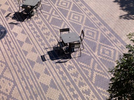 Herinrichting Artisplein, Amsterdam | Straatbakstenen: Brons VB DF en Nero WS en VB DF | Architect: Landschapsarchitect Michael van Gessel, Amsterdam | Opdrachtgever: Nature Artis Magistra, Amsterdam | Aannemer: Schadenberg Infra BV, Hem