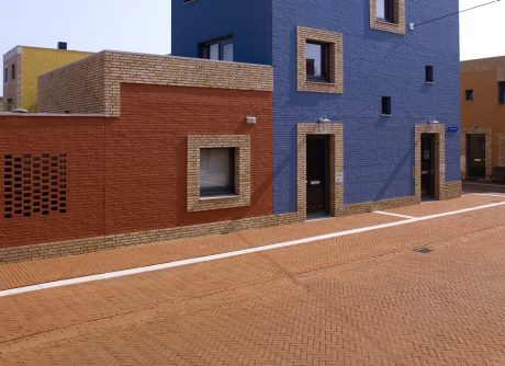 Focus op emancipatie in een ander decor | VoltaGalvani, Eindhoven | Straatbaksteen: Latina DF | Architect en opdrachtgever: Gemeente Eindhoven | Aannemer: Hanenberg, Oss