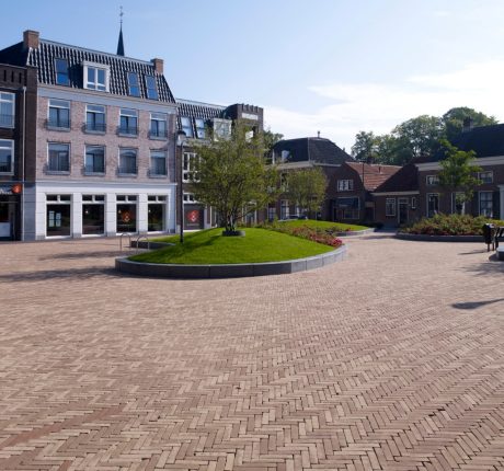 Herontwikkeling Plan Tusveld | Rijssen-Holten | Straatbakstenen: Siena, Nero WF en Paviona WF en DF | Architect: Ingenieursbureau Gemeente Rijssen-Holten | Opdrachtgever: Gemeente Rijssen-Holten | Aannemer: Netters Infra, Enschede | Jaar van realisatie: 2015