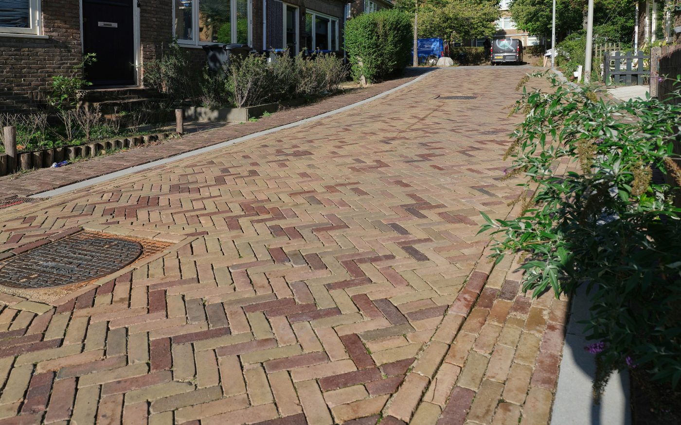 Herinrichting, Geitenkamp, Arnhem | Straatbakstenen: Gala wasserstrich getrommeld DF en de Argenti DF en mix DF: Brons wasserstrich getrommeld, Varia Puur wasserstrich getrommeld en de Gala wasserstrich getrommeld