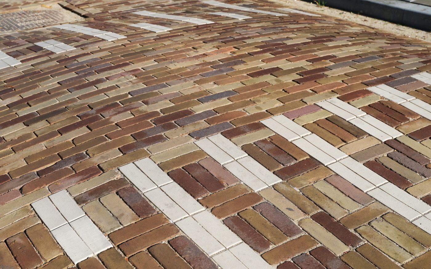 Herinrichting, Geitenkamp, Arnhem | Straatbakstenen: Gala wasserstrich getrommeld DF en de Argenti DF en mix DF: Brons wasserstrich getrommeld, Varia Puur wasserstrich getrommeld en de Gala wasserstrich getrommeld