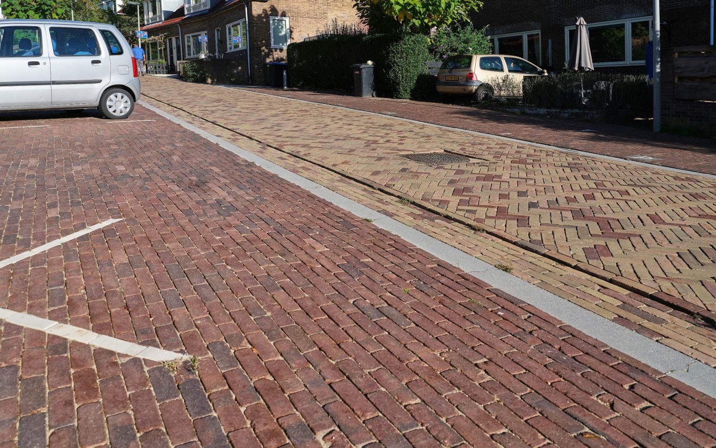 Herinrichting, Geitenkamp, Arnhem | Straatbakstenen: Gala wasserstrich getrommeld DF en de Argenti DF en mix DF: Brons wasserstrich getrommeld, Varia Puur wasserstrich getrommeld en de Gala wasserstrich getrommeld