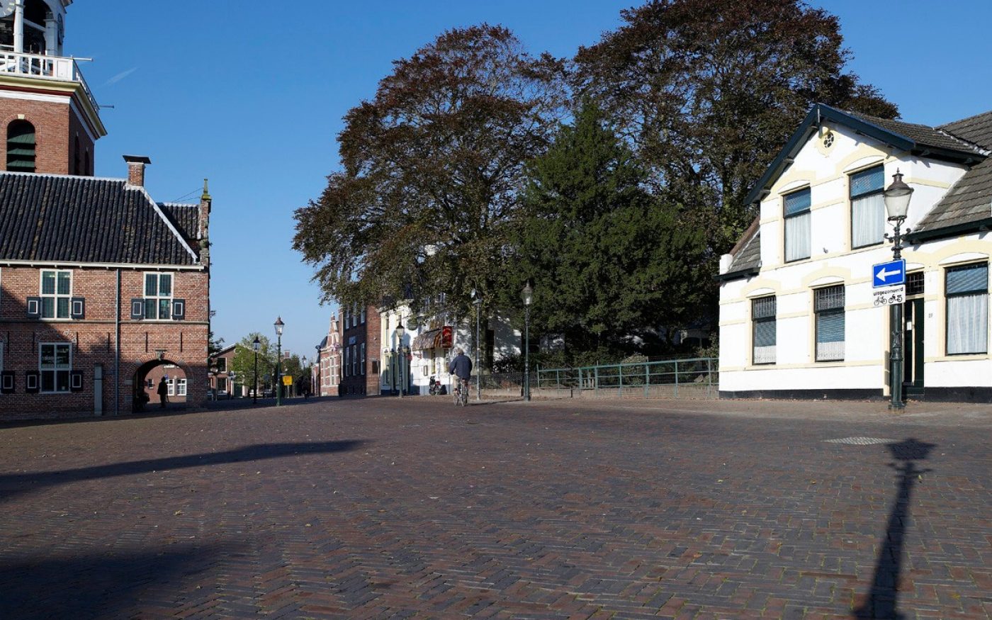 Herinrichting historische kern wijkstraat Appingedam. Rosa onbezand en Rosa bezand