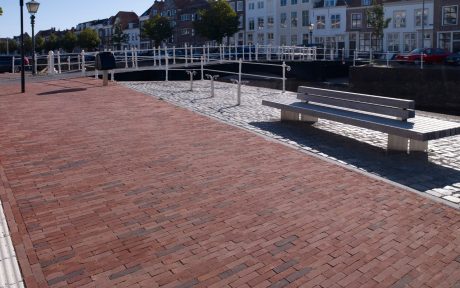 Herinrichting centrum, Middelburg | Straatbakstenen: Middelburgmix WF | Aannemer: Aannemersbedrijf J.M.B., Oudenbosch JD Infra, Meliskerke | Architect en opdrachtgever: Gemeente Middelburg