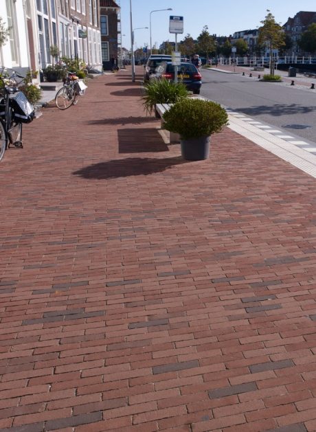 Herinrichting centrum, Middelburg | Straatbakstenen: Middelburgmix WF | Aannemer: Aannemersbedrijf J.M.B., Oudenbosch JD Infra, Meliskerke | Architect en opdrachtgever: Gemeente Middelburg