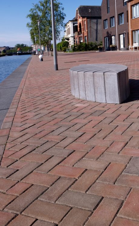 Realisatie Kanaalzone | Vlijtsekade, Apeldoorn | Novoton KK70 (project specifiek) | Architect: Gemeente Apeldoorn | Opdrachtgever: Gemeente Apeldoorn en V.O.F. Bouwfonds-Nikkels | Aannemer: Jan Zevenhuizen B.V., Apeldoorn | Jaar van realisatie: 2012-2013