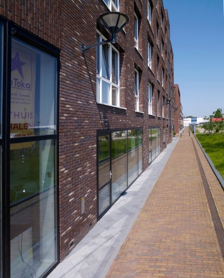 Lekker nieuw met het karakter van toen | Noorderhaven, Zutphen | Straatbakstenen: Incana wasserstrich DF, Auraton, Novoton en de Padova vormbak DF | Architect: LODEWIJK BALJON landschapsarchitecten, Amsterdam | Opdrachtgever: Gemeente Zutphen 