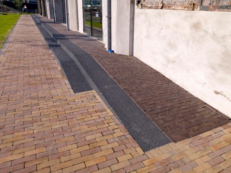 Lekker nieuw met het karakter van toen | Noorderhaven, Zutphen | Straatbakstenen: Incana wasserstrich DF, Auraton, Novoton en de Padova vormbak DF | Architect: LODEWIJK BALJON landschapsarchitecten, Amsterdam | Opdrachtgever: Gemeente Zutphen 