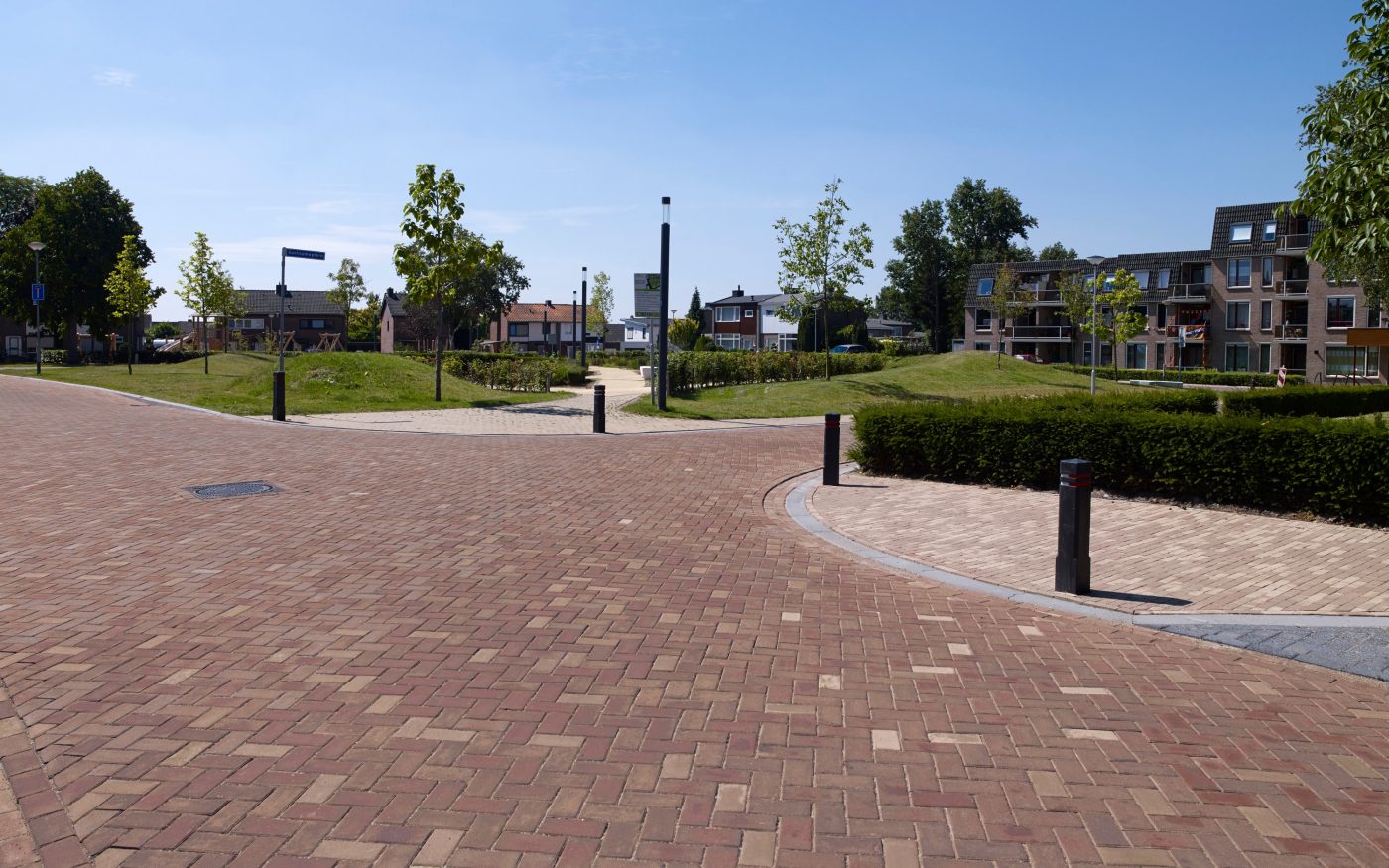Herinrichting wijk Nieuwenhagen-Lichtenberg, Landgraaf | Straatbakstenen: Lichtenberg mix KK80 en Siena DF | Architect en opdrachtgever: Gemeente Landgraaf | Aannemer: Laeven Infra, Landgraaf