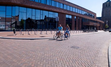 Herontwikkeling Santrijngebied, Oosterhout | Straatbakstenen mix: Bruno WF, DF en KK80, Argenti  KK70, Mastiek DF en KK80 | Architect: Rijnboutt, Amsterdam | Opdrachtgever: Gemeente Oosterhout | Aannemer: Van der Zanden, Moergestel 