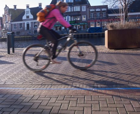 Opwaardering ruimtelijke kwaliteit, Lemmer | Straatbakstenen: Mastiek KK80, Ravenna KK80, Ravenna DF, Nero DF en Hemelsblauw geglazuurde straatbakstenen | Architect en opdrachtgever: Gemeente De Fryske Marren | Aannemer: KWS Infra, Leek | Jaar van realisatie: 2015