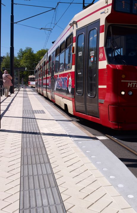 Reconstructie Spoorzone, Delft | Straatbaksteen: Argenti KK70 | Architect: Combinatie Crommelijn v.o.f. | Opdrachtgever: Gemeente Delft