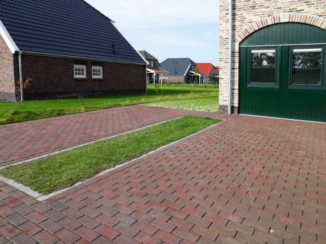 Realisatie recreatiepark | De Leistert, Leudal | Straatbakstenen: Padova LF60 en KK70, Mastiek KK70, Siena KK70 en DF | Architect: Zeelenberg Architectuur, Ouddorp | Opdrachtgever: Arcus Zuid / Dresenhof | Jaar van realisatie: 2011