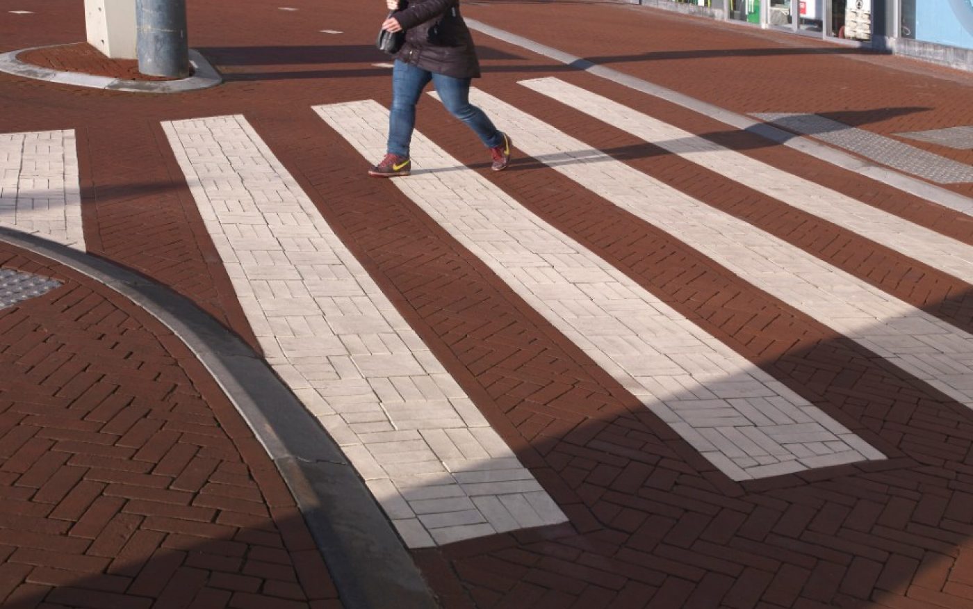 Herontikkeling | Arnhem Centraal | Straatbakstenen: Paviona en Argenti DF | Architect en opdrachtgever: Gemeente Arnhem | Aannemer: Roelofs Groep, Den Ham | Jaar van realisatie: 2015