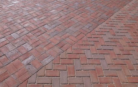 Herinrichting | Stationsgebied, Hoofddorp | Straatbakstenen mix: Novoton WF en DF en Nero wasserstrich WF en DF | Architect: VEVAP landschapsarchitectuur, Haarlem | Opdrachtgever: Gemeente Haarlemmermeer | Aannemer: AW Vessies Infra, Lisse | Jaar van realisatie: 2014-2015