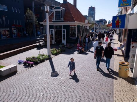 Herontwikkeling | Inverdan, Zaanstad | Straatbakstenen: Inverdan mix in WF en DF (project specifiek) en Toledo wasserstrich DF | Architect: Soeters van Eldonk Architecten, Amsterdam | Opdrachtgever: Gemeente Zaanstad | Aannemer: Gebroeders Beentjes, Akersloot en Gebroeders van der Veekens, Zaandam