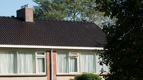 Modula Zwart Edel-Engobe 745 en Modula Leikleur Mat Engobe 703 | Renovatie Tussenwoningen | Woonservice Westerbork, Drenthe | Contractor: Hunebouw, Hogeveen | Completion Date: 2013-01-01