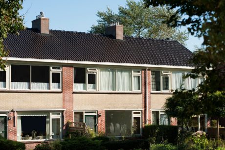 Modula Zwart Edel-Engobe 745 en Modula Leikleur Mat Engobe 703 | Renovatie Tussenwoningen | Woonservice Westerbork, Drenthe | Contractor: Hunebouw, Hogeveen | Completion Date: 2013-01-01