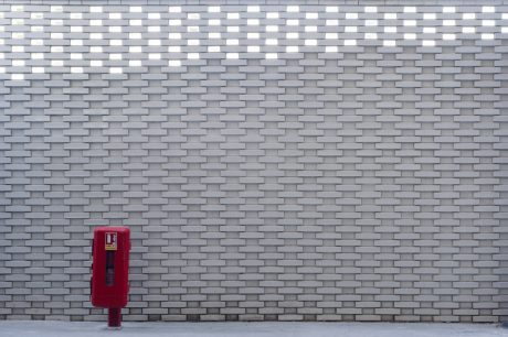 Glazuurstenen Wit Geglazuurd SP WF | Nieuwbouw Omheining | Milieupark CVAE Porte de Pantin, Parijs | Architect: DATA Architects, Parijs | Client: Ville de Paris, DPE - DPA | Completion Date: 2016-01-01