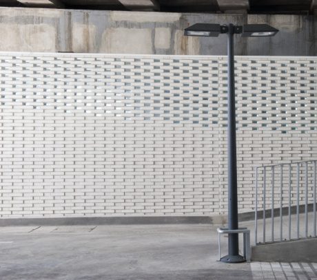 Glazuurstenen Wit Geglazuurd SP WF | Nieuwbouw Omheining | Milieupark CVAE Porte de Pantin, Parijs | Architect: DATA Architects, Parijs | Client: Ville de Paris, DPE - DPA | Completion Date: 2016-01-01