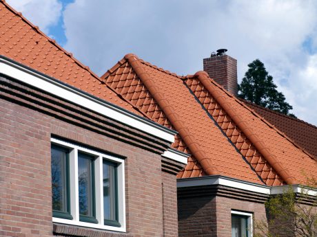 Gevelbaksteen: Rood Kolengestookt VB WF, | Dakpannen: Tuile du Nord 44 Natuurrood 600 en Blauw Gesmoord 706 | Grootschalige Renovatie Philipsdorp | Vooroorlogse Woonwijk, Eindhoven | Architect: Architectenbureau BouwhulpGroep, Eindhoven | Completion Date: 2017-01-01