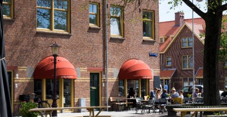 Dakpan: Tuile du Nord 44 Natuurrood 600 | Grootschalige Renovatie 'Tuindorp' | Van der Pekbuurt, Amsterdam | Architect: Architectenbureau Hoogeveen B.V., Amstelveen, Nederland | Client: Ymere, Amsterdam | Completion Date: 2017-02-14