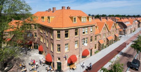 Dakpan: Tuile du Nord 44 Natuurrood 600 | Grootschalige Renovatie 'Tuindorp' | Van der Pekbuurt, Amsterdam | Architect: Architectenbureau Hoogeveen B.V., Amstelveen, Nederland | Client: Ymere, Amsterdam | Completion Date: 2017-02-14