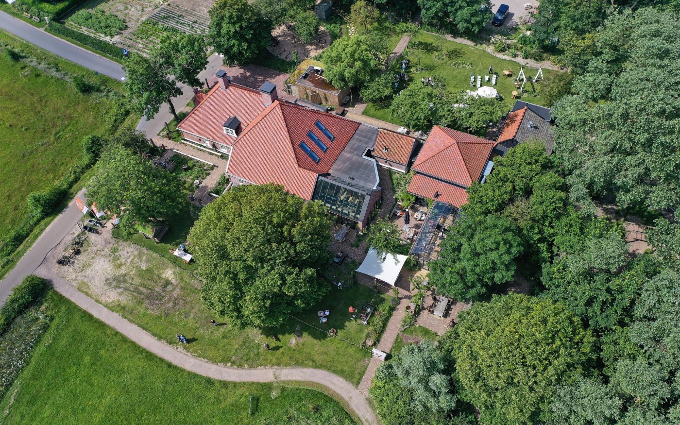 Herbouw Gasterij Nieuw Westert | Egmond-Binnen | Dakpan: OH451 vieilli rood | Gevelbaksteen: Maaseiker Bont HV WF | Aannemer: Pronk Bouw, Warmenhuizen | Dakdekker: Pieter Pan, SChagen | BMH: BMN Schagen