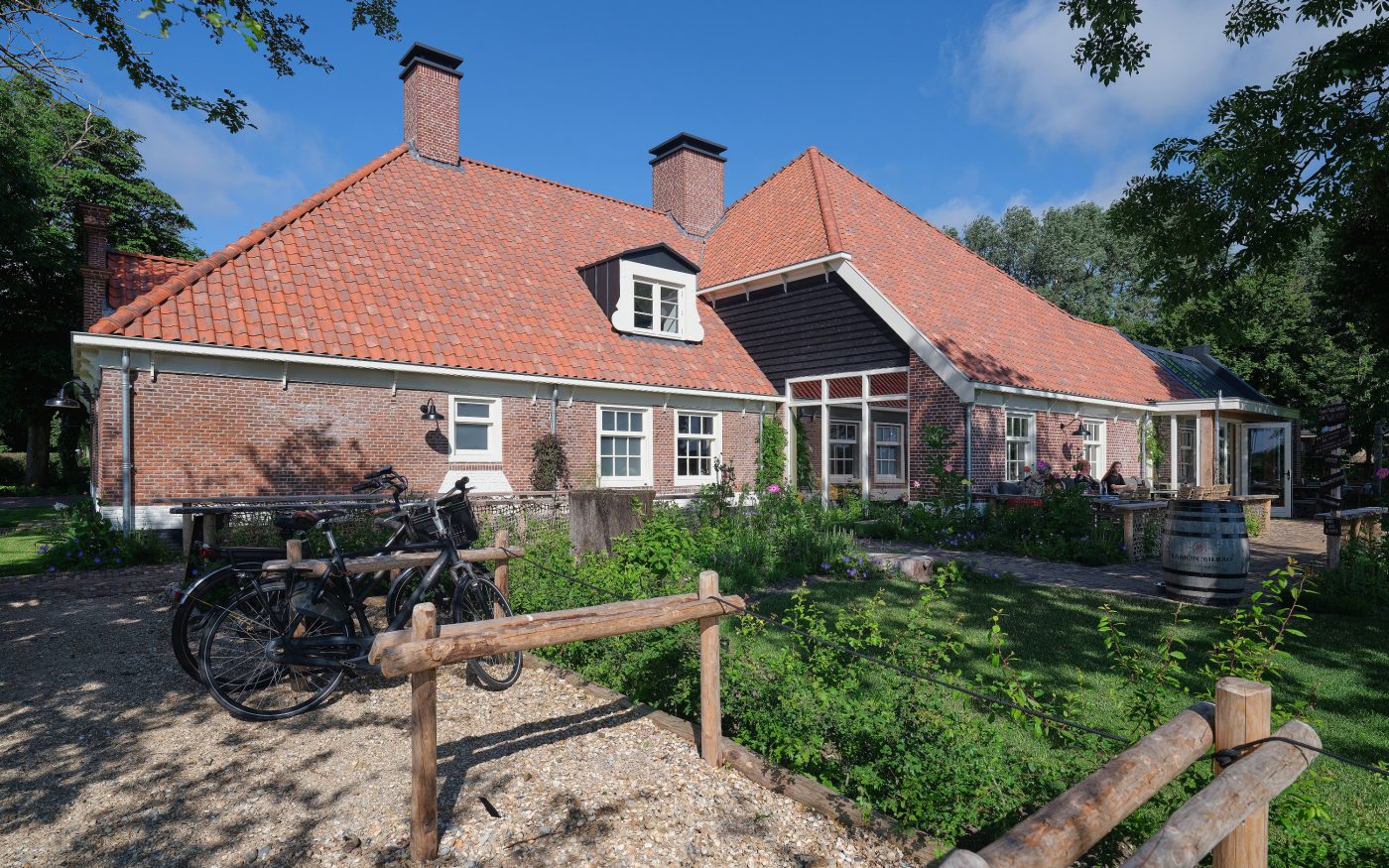 Herbouw Gasterij Nieuw Westert | Egmond-Binnen | Dakpan: OH451 vieilli rood | Gevelbaksteen: Maaseiker Bont HV WF | Aannemer: Pronk Bouw, Warmenhuizen | Dakdekker: Pieter Pan, SChagen | BMH: BMN Schagen