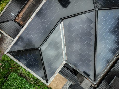 nstallateur: Volt4U / Energieopwekken.nu. Periode 2023. Product Wevolt X-Roof. Aantal 300. Renovatie villa met Wevolt X-Roof | Bilthoven