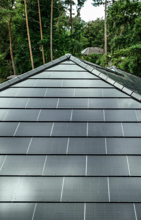 nstallateur: Volt4U / Energieopwekken.nu. Periode 2023. Product Wevolt X-Roof. Aantal 300. Renovatie villa met Wevolt X-Roof | Bilthoven