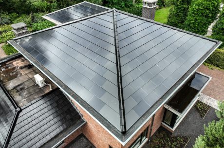 nstallateur: Volt4U / Energieopwekken.nu. Periode 2023. Product Wevolt X-Roof. Aantal 300. Renovatie villa met Wevolt X-Roof | Bilthoven