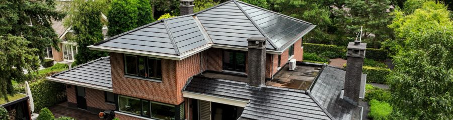 nstallateur: Volt4U / Energieopwekken.nu. Periode 2023. Product Wevolt X-Roof. Aantal 300. Renovatie villa met Wevolt X-Roof | Bilthoven