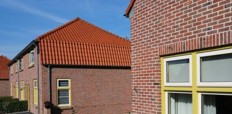 Renovatie 50 woningen | Kolkakkerweg, Ede | Gevelbaksteen: Rood Kolengestookt VB RE | Architect: OpZoom Architecten | Aannemer: KlokGroep Totaalonderhoud | Opdrachtgever: Woningcorporatie Woonstede