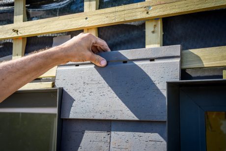 Transformatie woning | Zwaluwstraat, Utrecht | Verticale gevelbekleding: Motio | Gevelbaksteen: Pearl Tahiti steenstrips