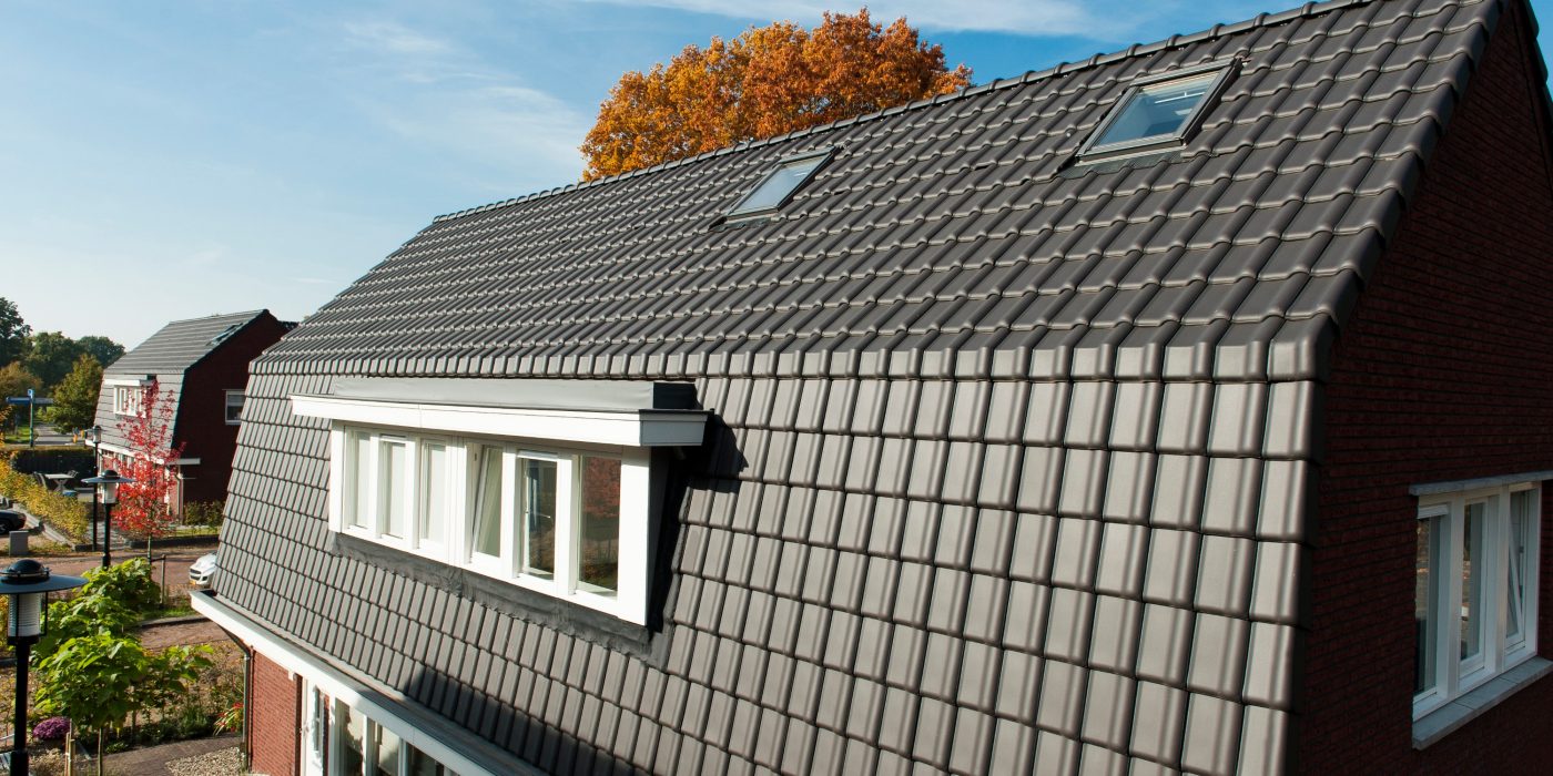 Gevelbakstenen: Espa HV WF en Elise HV WF | Dakpannen: Alegra 10 TE Leikleur Mat Engobe 703 en Madura Leikleur Mat Engobe 703 | Nieuwbouw 2-onder-1-kap- en Tussenwoningen | De Eekhoorn, Lunteren | Architect: Van der Padt & Partners, Giessenburg | Contractor: Gebroeders Blokland, Hardinxveld-Giessendam | Client: Gebroeders Blokland, Hardinxveld Giessendam | Completion Date: 2014-01-01