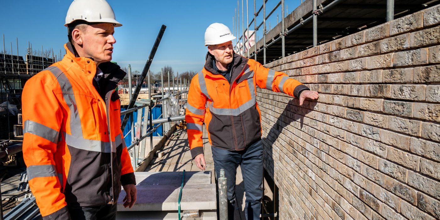 Verwerking van Marziale HV ClickBrick Pure gevelstenen in project Tuinhof in Ameide