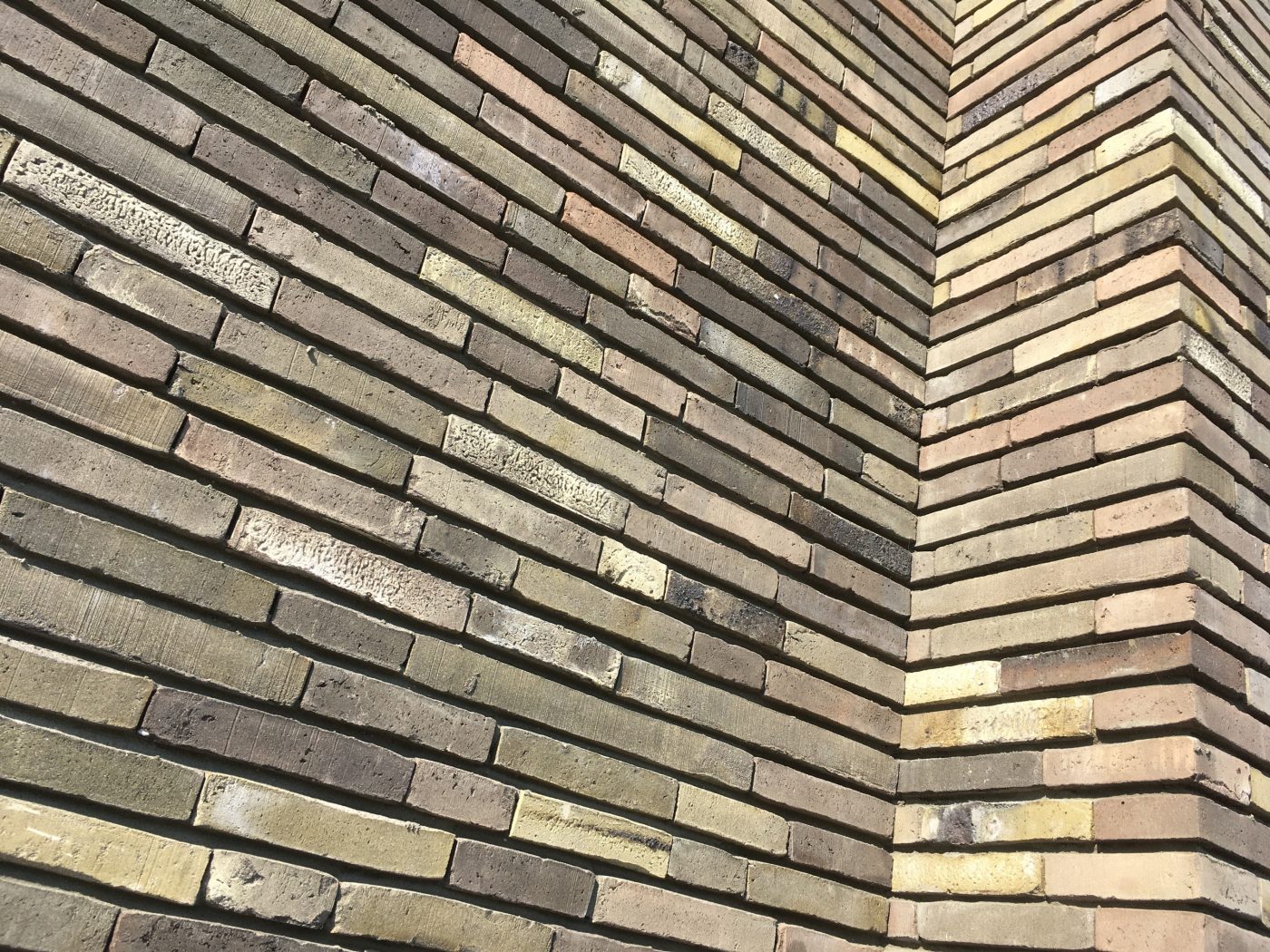 Nieuwbouw tandartsenpraktijk | Gytsjerk, Friesland | Gevelbakstenen: Virtua VF en LF400 | Architect: Dorenbos Architecten | Aannemer: Salverda, Muinen